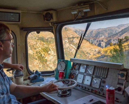 Beeindruckende Führerstandsmitfahrt mit Eisenbahn in Montenegro