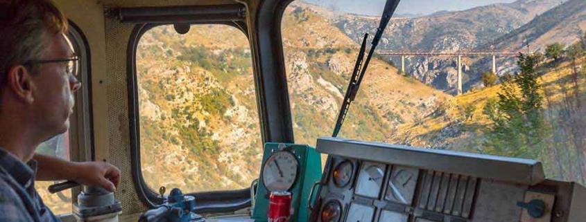 Beeindruckende Führerstandsmitfahrt mit Eisenbahn in Montenegro
