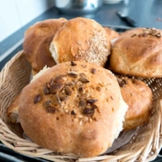 Selber knusprige frische Brötchen backen