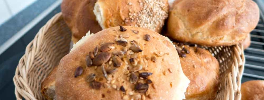 Selber knusprige frische Brötchen backen