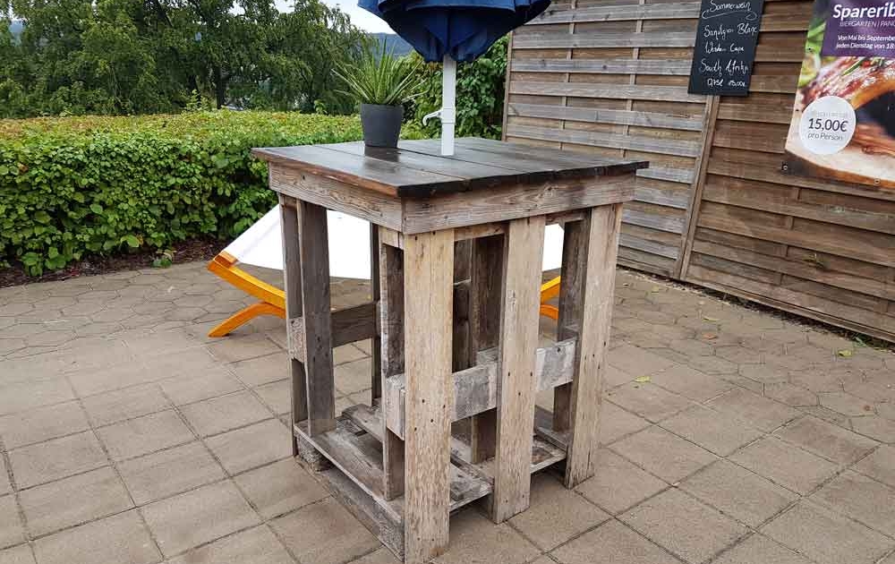 Stehtisch aus Europaletten bauen