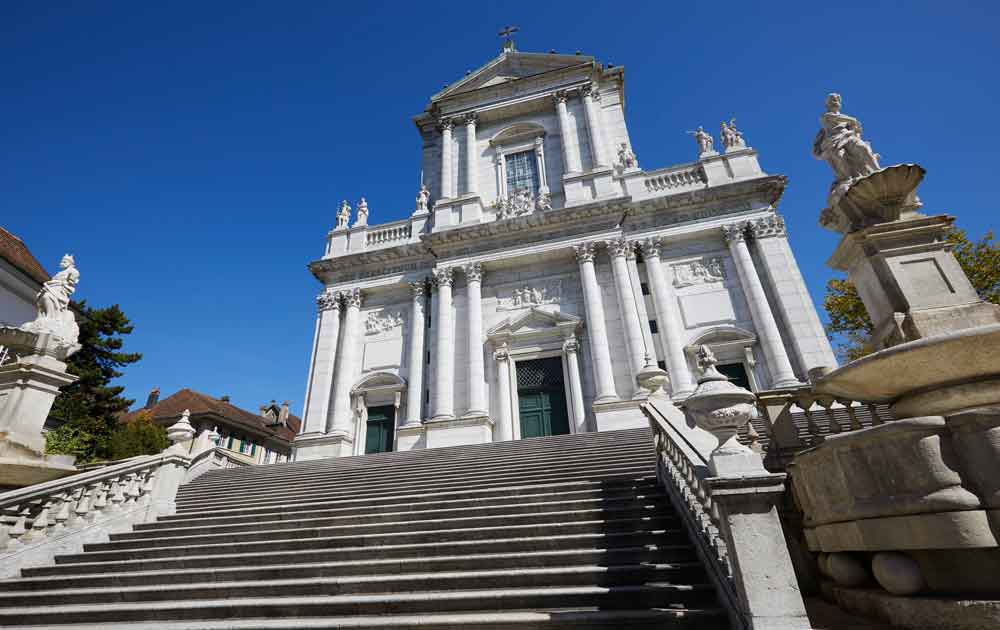 Solothurns St. Ursen Kathedrale ist beliebte Sehenswürdigkeit
