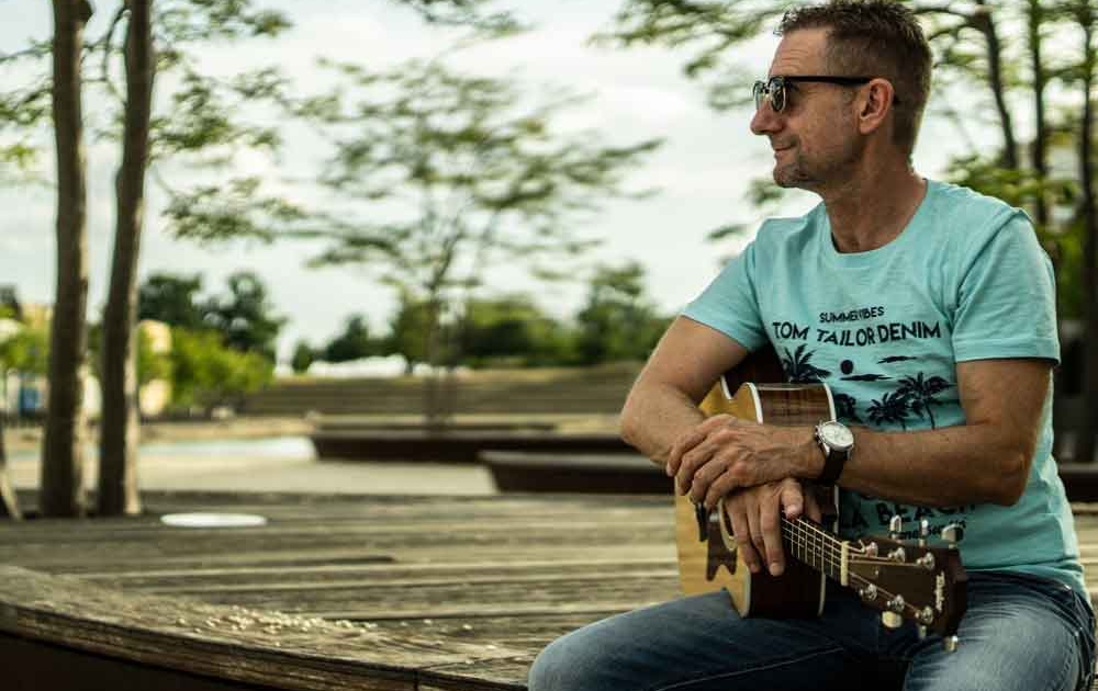 Singer Songwriter Thomas Gottschling