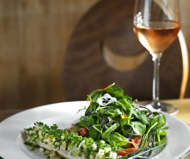 Rose und Fisch