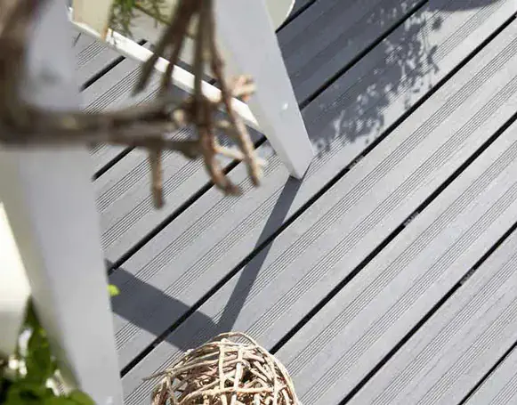 Richtig Bambus-Terrassendielen verlegen