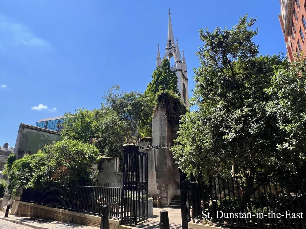 St. Dunstan-in-the-East – bekannte Kirchenruine in London